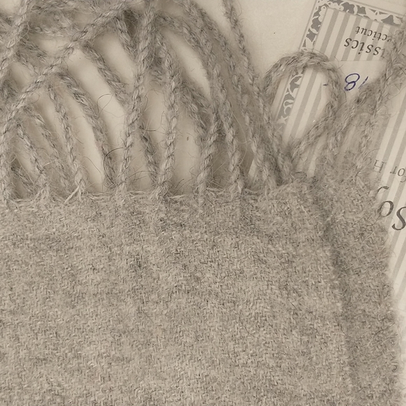 Baby Alpaca A Soft Idea Travel Wrap 70" x 52" Light Heather Gray NWT Peru Shawl - Picture 6 of 7